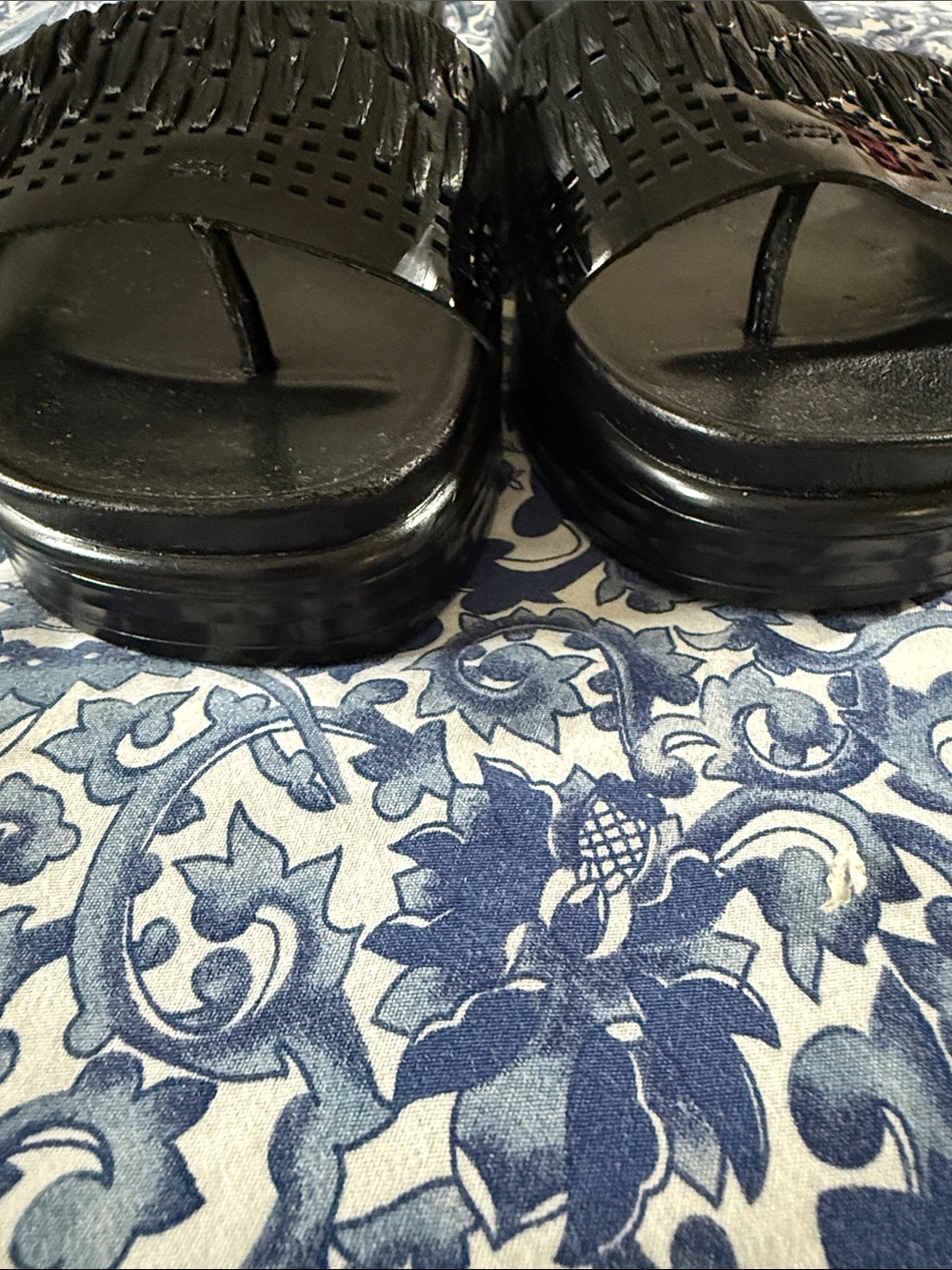 Donald J. Pliner FiFi Black Patent Woven Slide Sandals - Picture 4 of 5